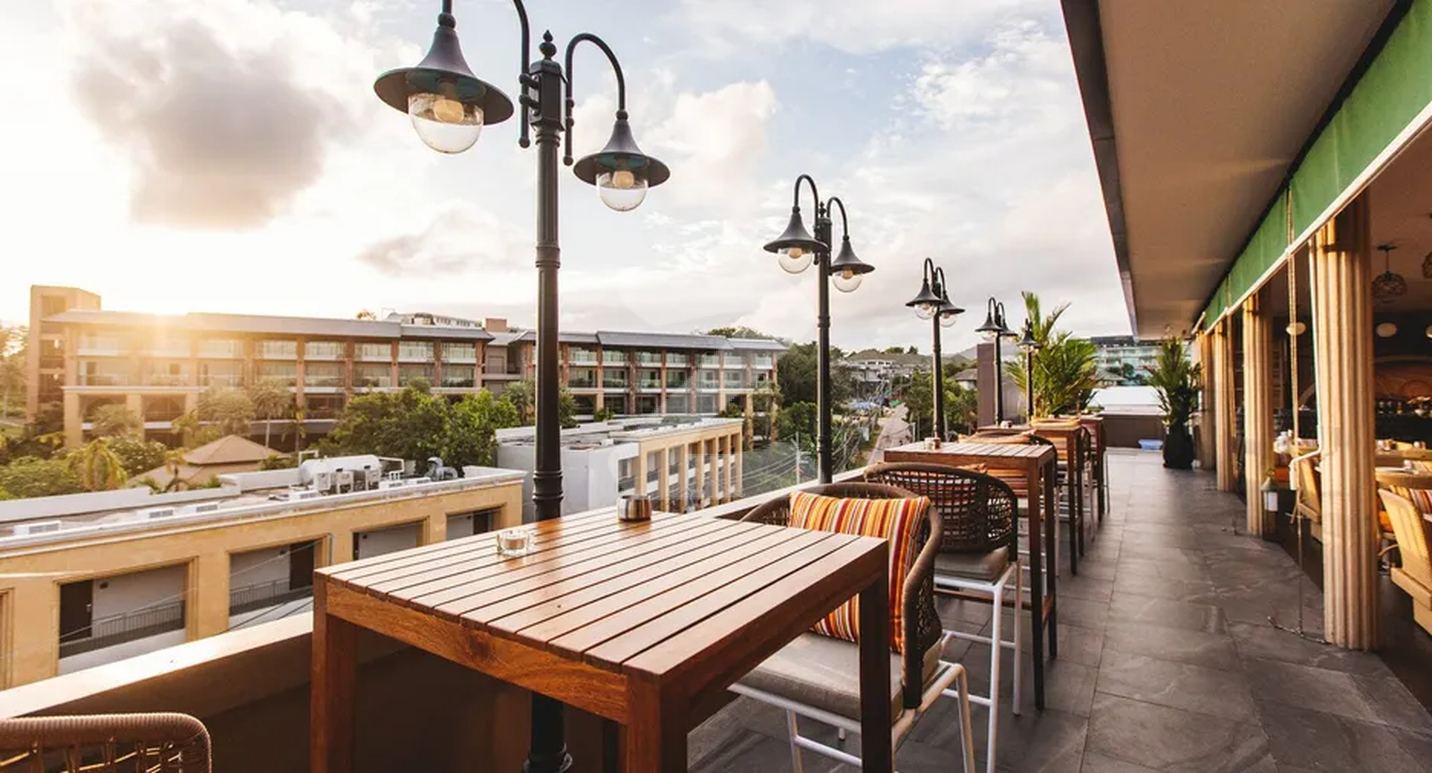 เดอะ พราวด์ ราไวย์ คอนโดมิเนียม The Proud Rawai Condominium