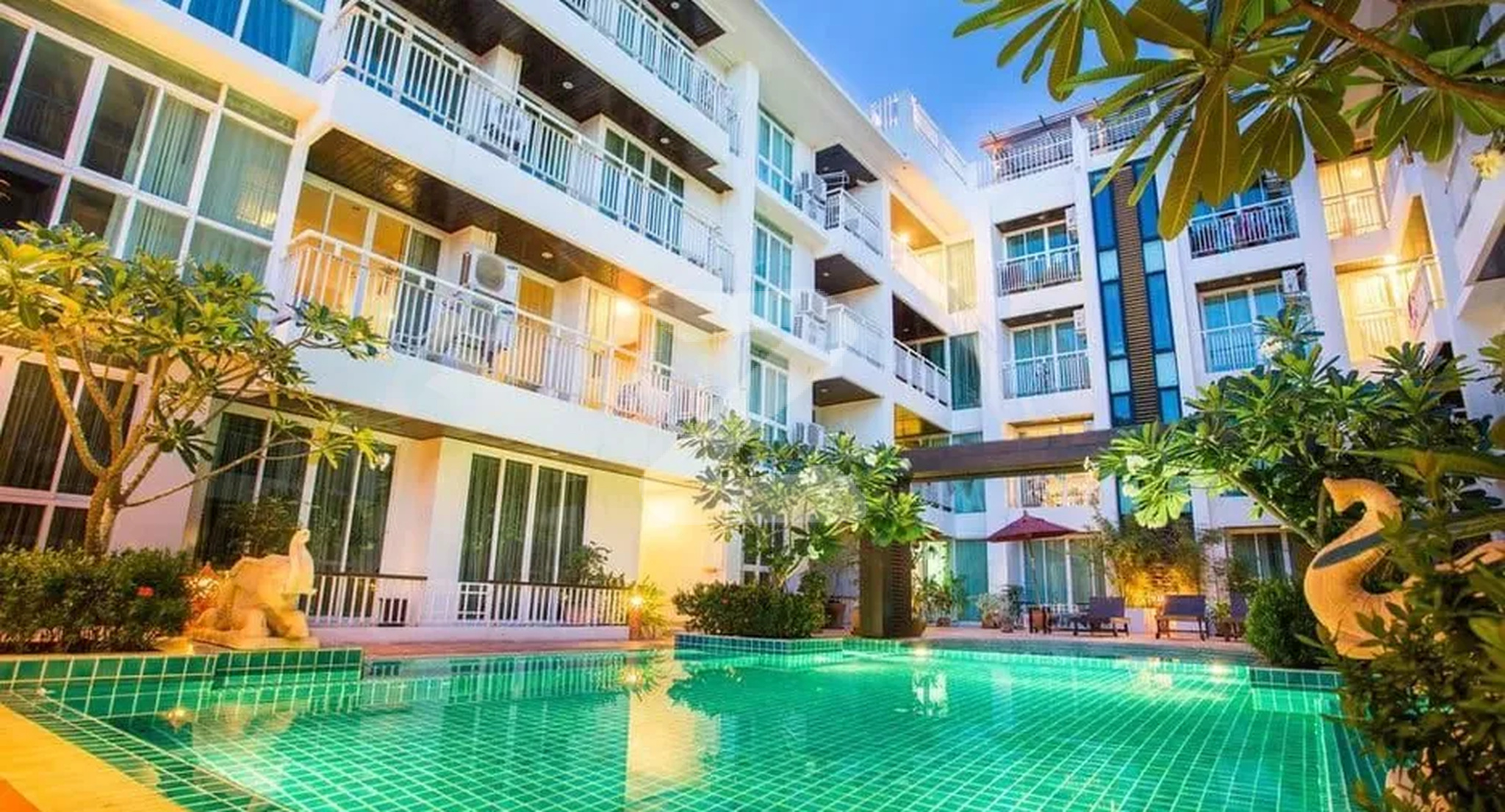 สระว่ายน้ำ อริสราเพลส Arisara Place