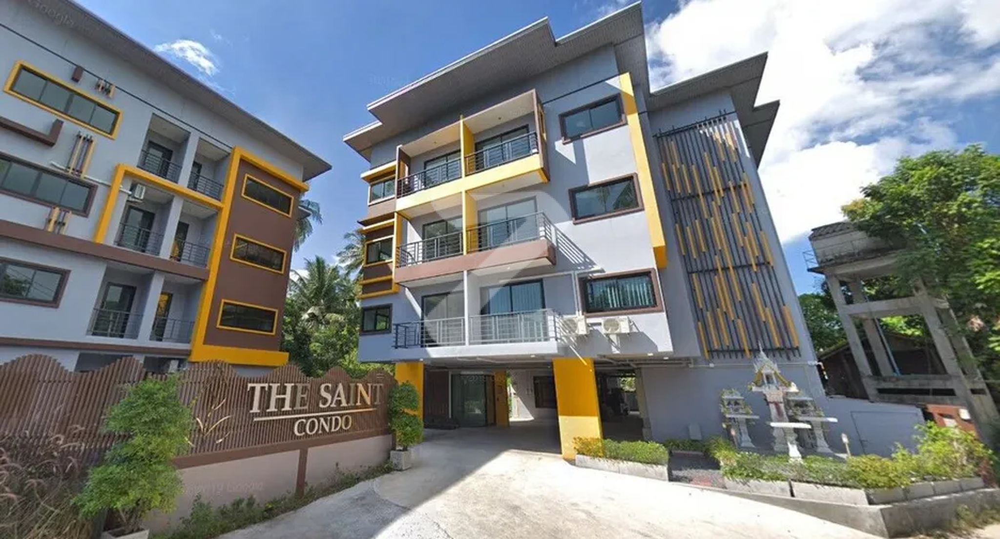 ด้านหน้าอาคารคอนโด เดอะ เซนต์ คอนโดมิเนียม สมุย The Saint Condominium Samui