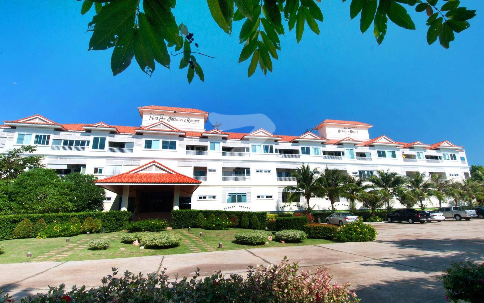 หัวหิน คอนโดเทล แอนด์ รีสอร์ท ทวีพร Huahin Condotel & Resort Taweeporn