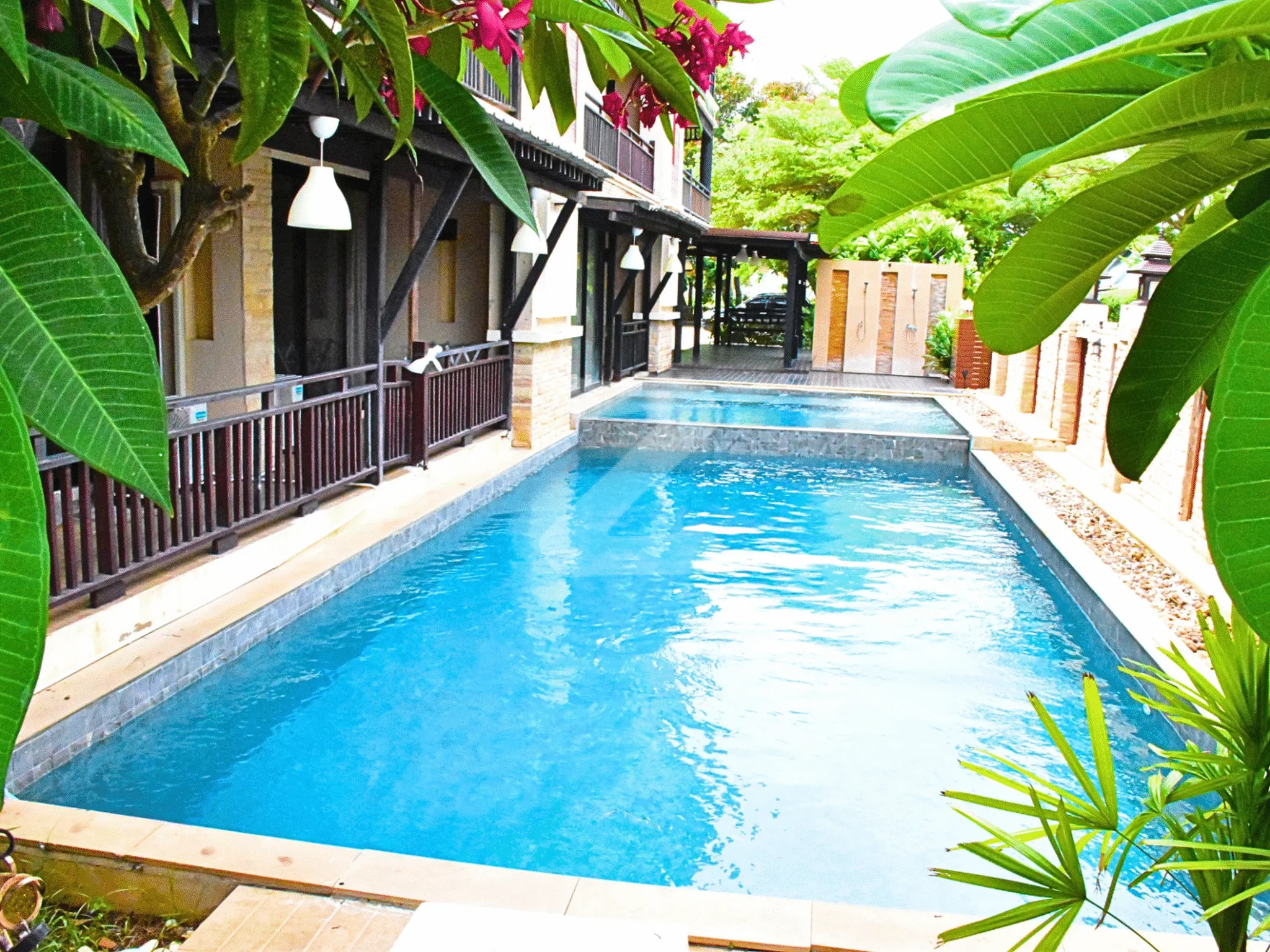 ปึกเตียนซีวิว คอนโดเทล Puk Tian Sea View Condotel