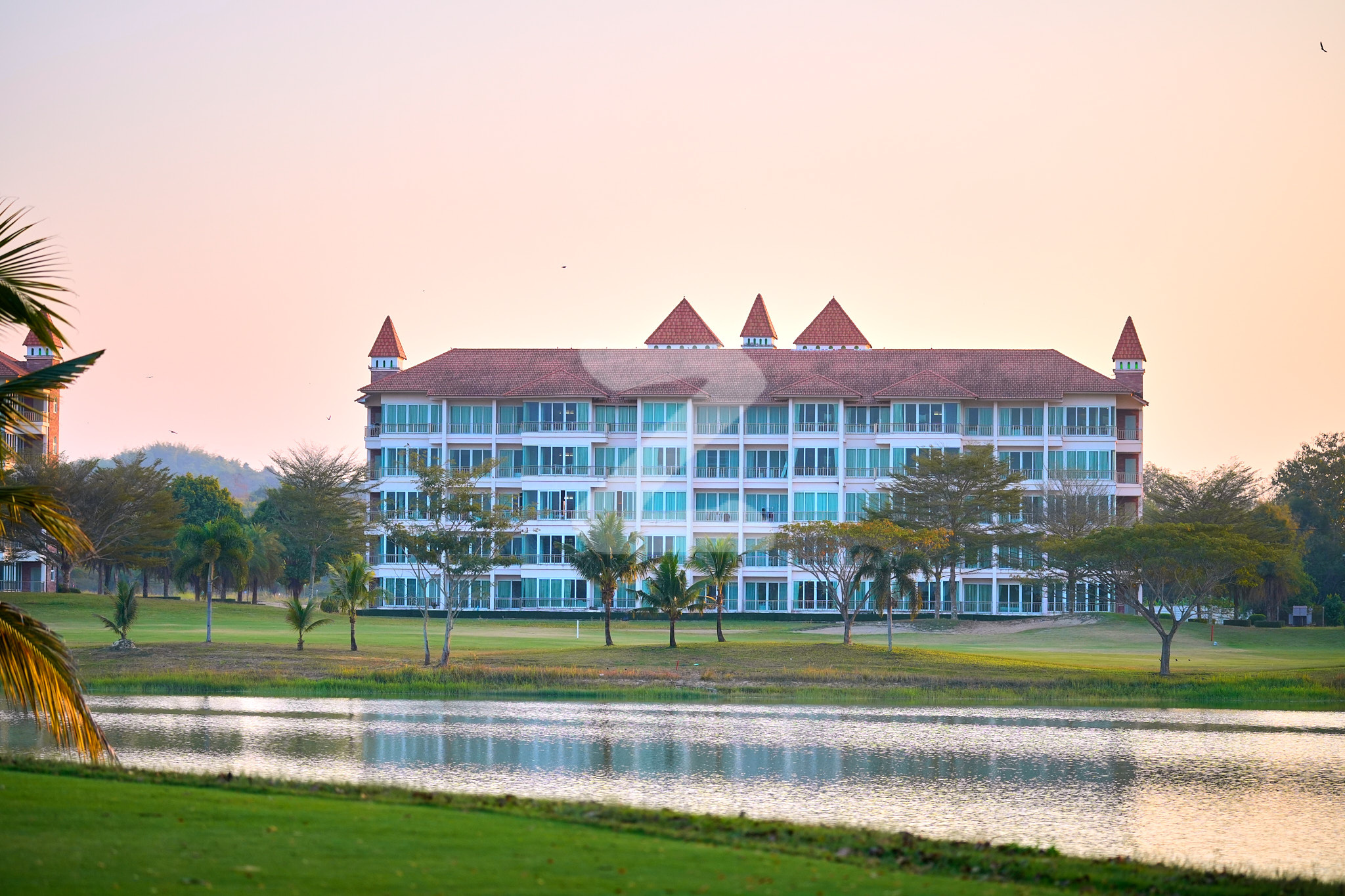 แฮปปี้ ซิตี้ คอนโดมิเนียม แอนด์ กอล์ฟ คลับ Happy City Condominium and Golf Club