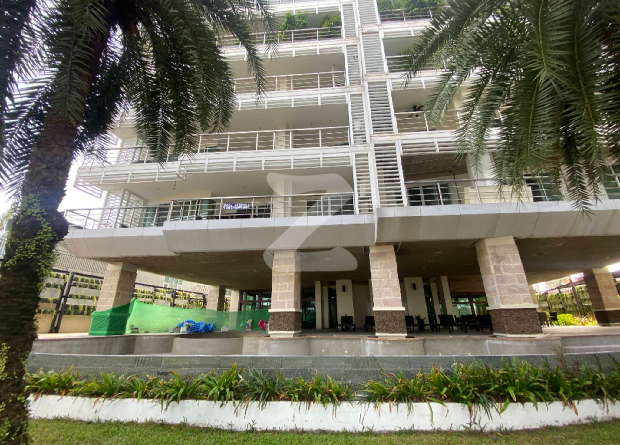 ไพน์ ชอร์ส คอนโดมิเนียม Pine Shores Condominium
