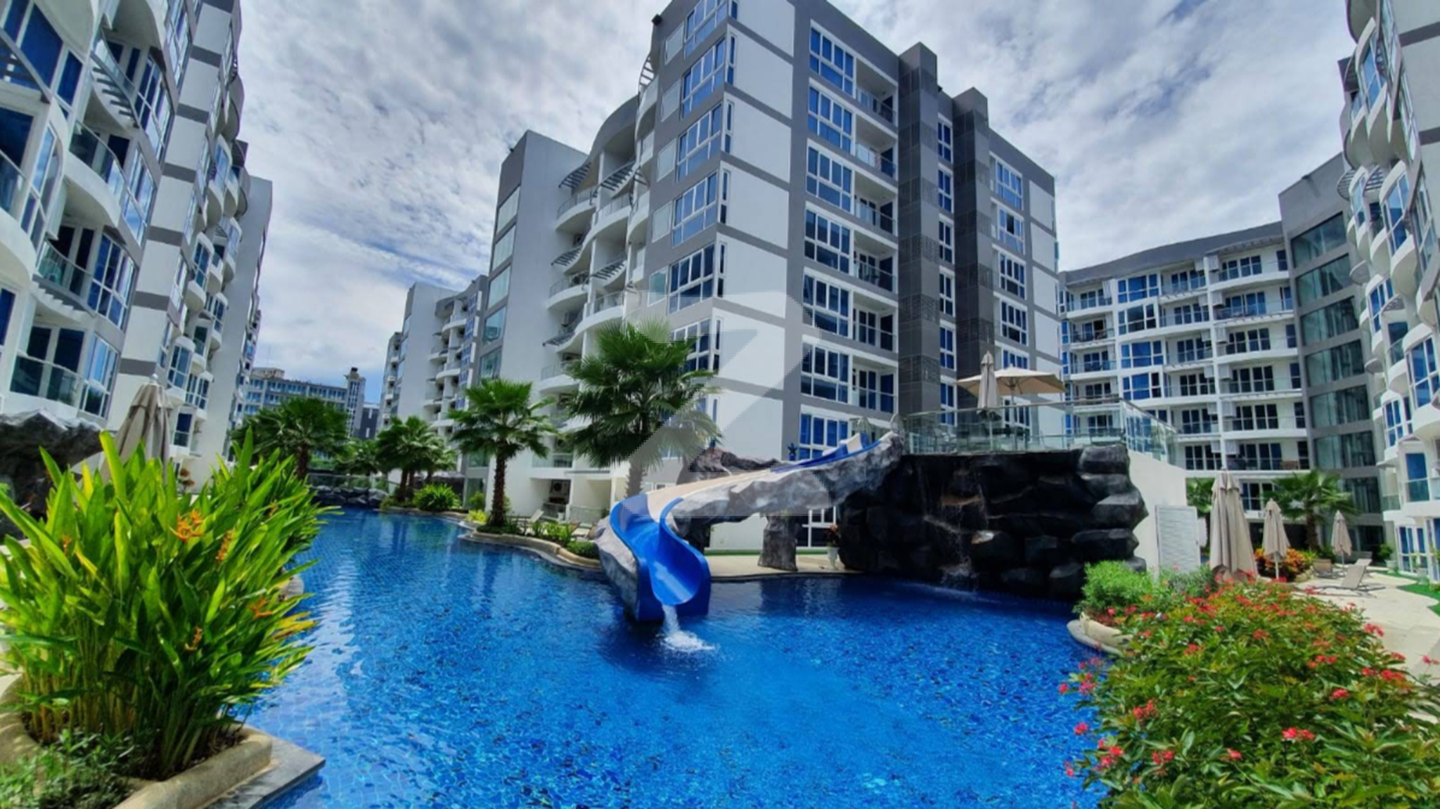 แกรนด์ อเวนิว เรสซิเดนซ์ Grand Avenue Residence