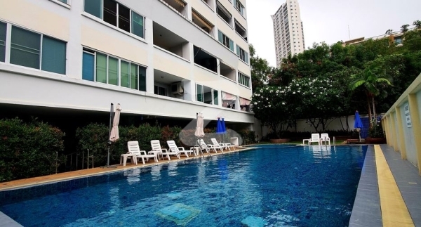 เอดี คอนโดมิเนียม A.D. Condominium
