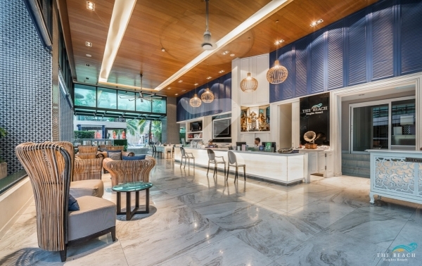 เดอะ บีช ไฮท์ รีสอร์ท ภูเก็ต The Beach Heights Resort Phuket