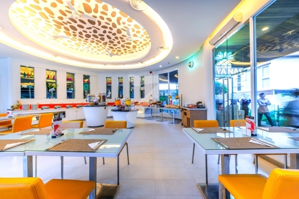 เดอะ บีช ไฮท์ รีสอร์ท ภูเก็ต The Beach Heights Resort Phuket