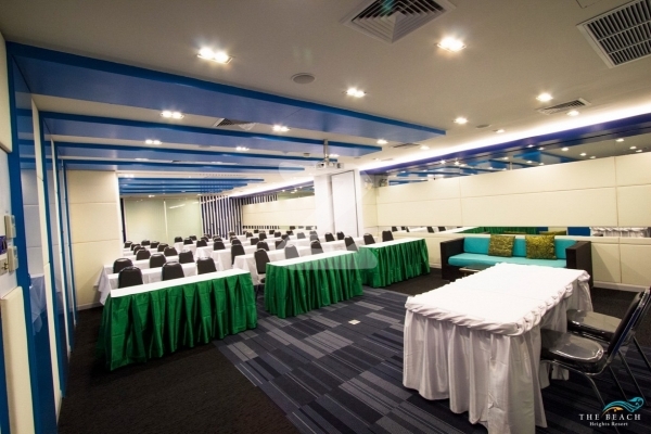 เดอะ บีช ไฮท์ รีสอร์ท ภูเก็ต The Beach Heights Resort Phuket