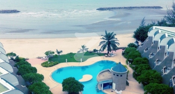 รอยัลบีช คอนโดมิเนียม Royal Beach Condominium