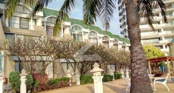 รอยัลบีช คอนโดมิเนียม Royal Beach Condominium