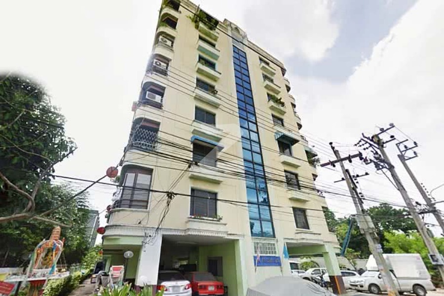 124 ไพรเวซี่ คอนโดมิเนียม 124 Privacy Condominium