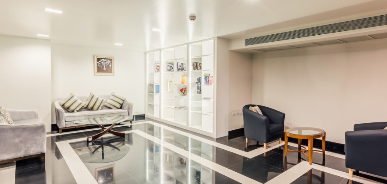 ดาวน์ทาวน์ 49 คอนโดมิเนียม Downtown 49 Condominium