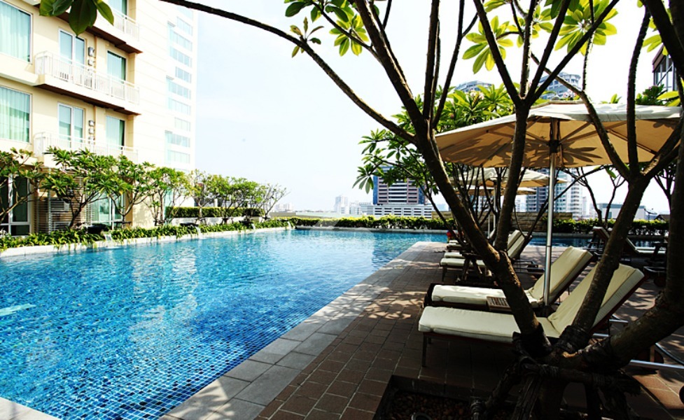 ดิ เอ็มไพร์ เพลส The Empire Place