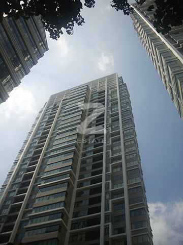 ดิ เอ็มโพริโอ เพลส The Emporio Place