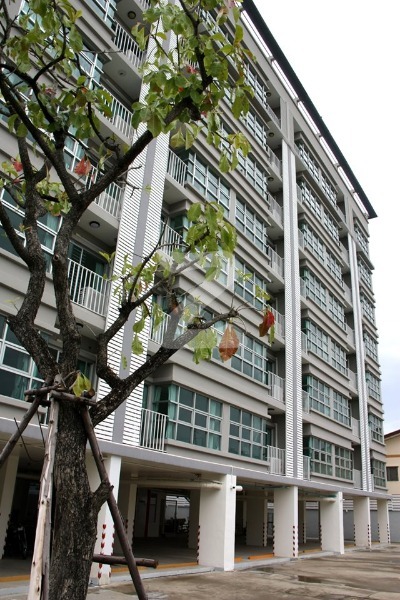 เดอะ ซิส คอนโดมิเนียม The Sis Condominium