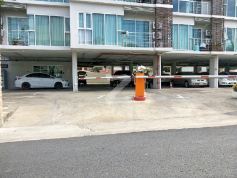 ทัวร์มาลีน โกลด์ สาทร-ตากสิน Tourmaline Gold Sathorn-Taksin
