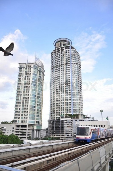 สกาย วอล์ค คอนโดมิเนียม Skywalk Condominium