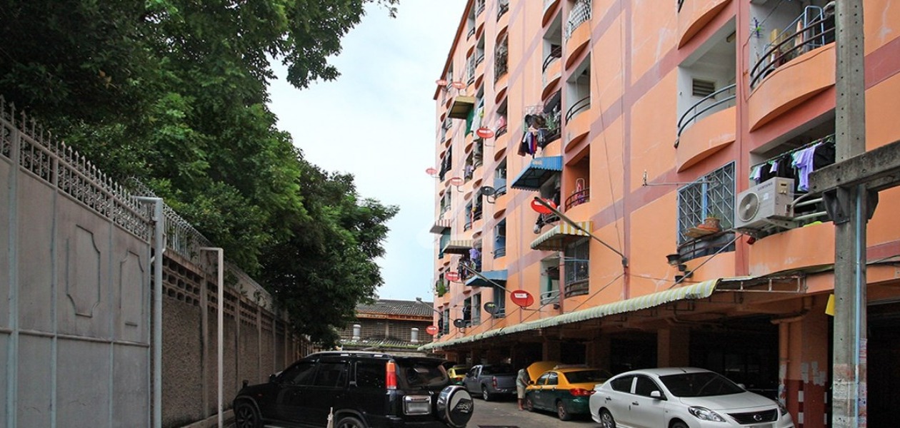 ศรีทอง คอนโดมิเนียม Srithong Condominium