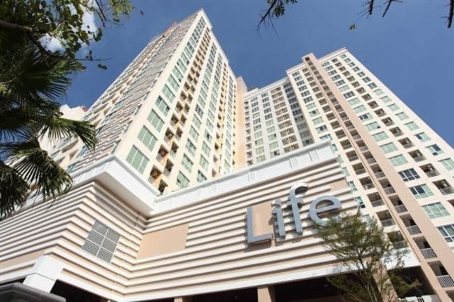 ไลฟ์ แอท รัชดา-สุทธิสาร Life @Ratchada-Suthisan