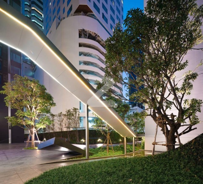 เอดจ์ สุขุมวิท 23 EDGE Sukhumvit 23
