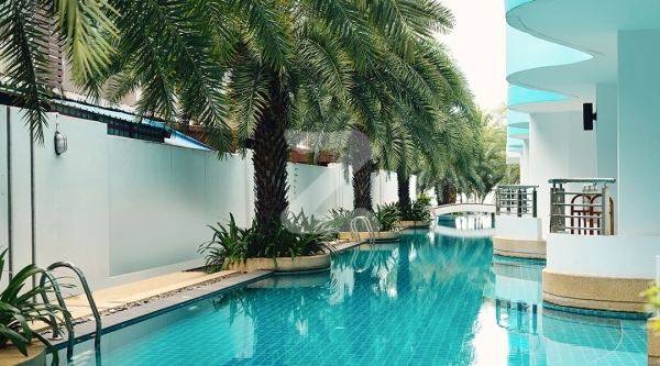เดอะ บีช บางแสน คอนโด The Beach Bangsaen Condo