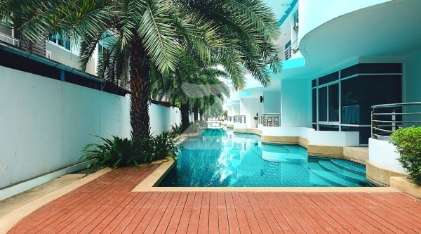 เดอะ บีช บางแสน คอนโด The Beach Bangsaen Condo