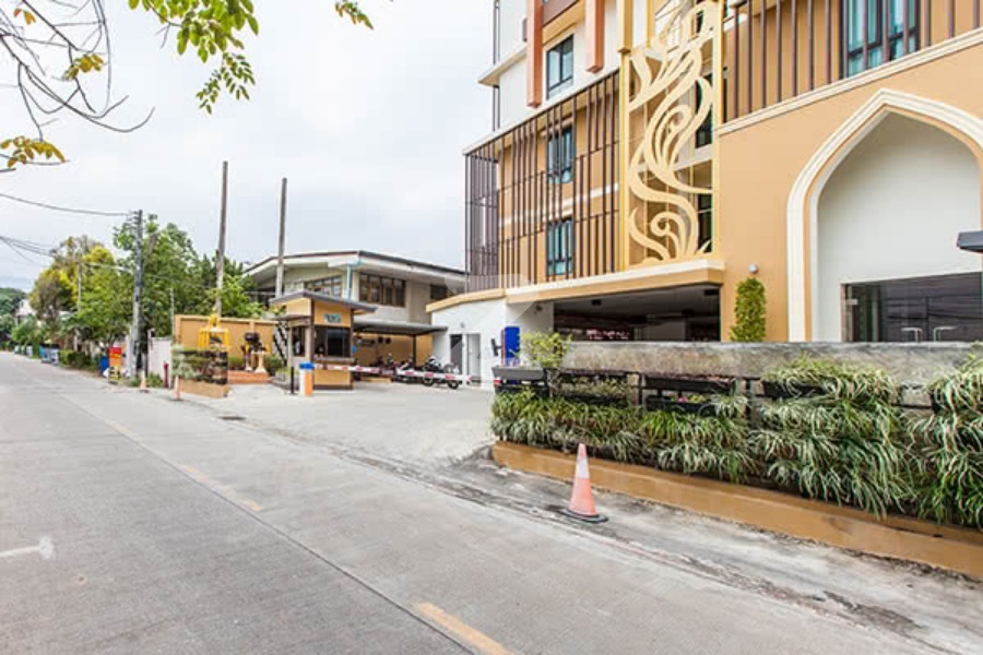 เดอะ ศิริ คอนโดมิเนียม The Siri Condominium