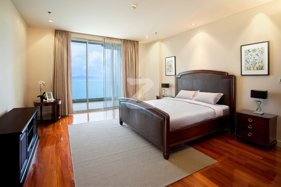 เดอะ โคฟ คอนโดมิเนียม The Cove Condominium