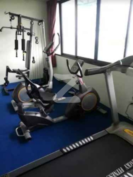 จ๊อบ คอนโดมิเนียม Job Condominium