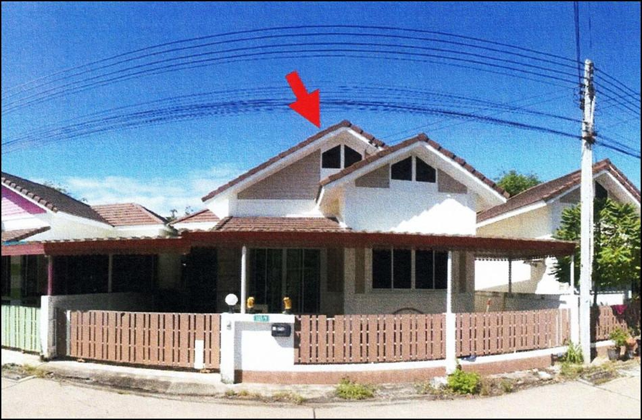 ทรัพย์สถาบันโดย ธอส. บ้านแฝด  พานทอง ชลบุรี