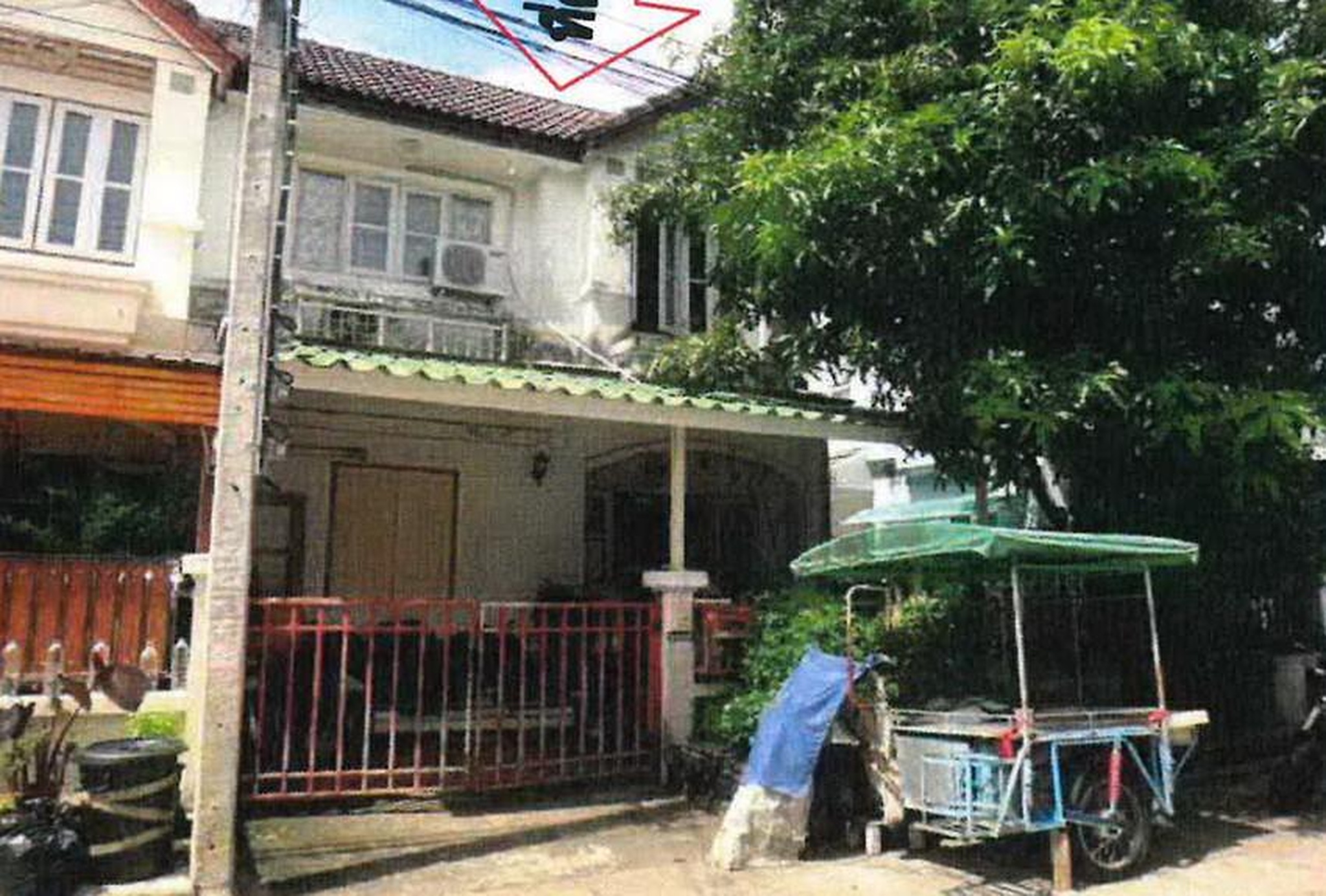 ทรัพย์สถาบันโดย ธอส. ทาวน์เฮาส์  บางบัวทอง นนทบุรี