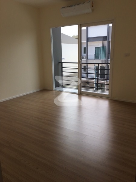 ให้เช่าทาวน์เฮาส์ บ้านกลางเมือง สวนหลวง 25k/เดือน บ้านกลางเมือง สวนหลวง เพียง 4.49 ล้าน 10 นาที่จาก Raffles American School : เจ้าของให้เช่าเอง