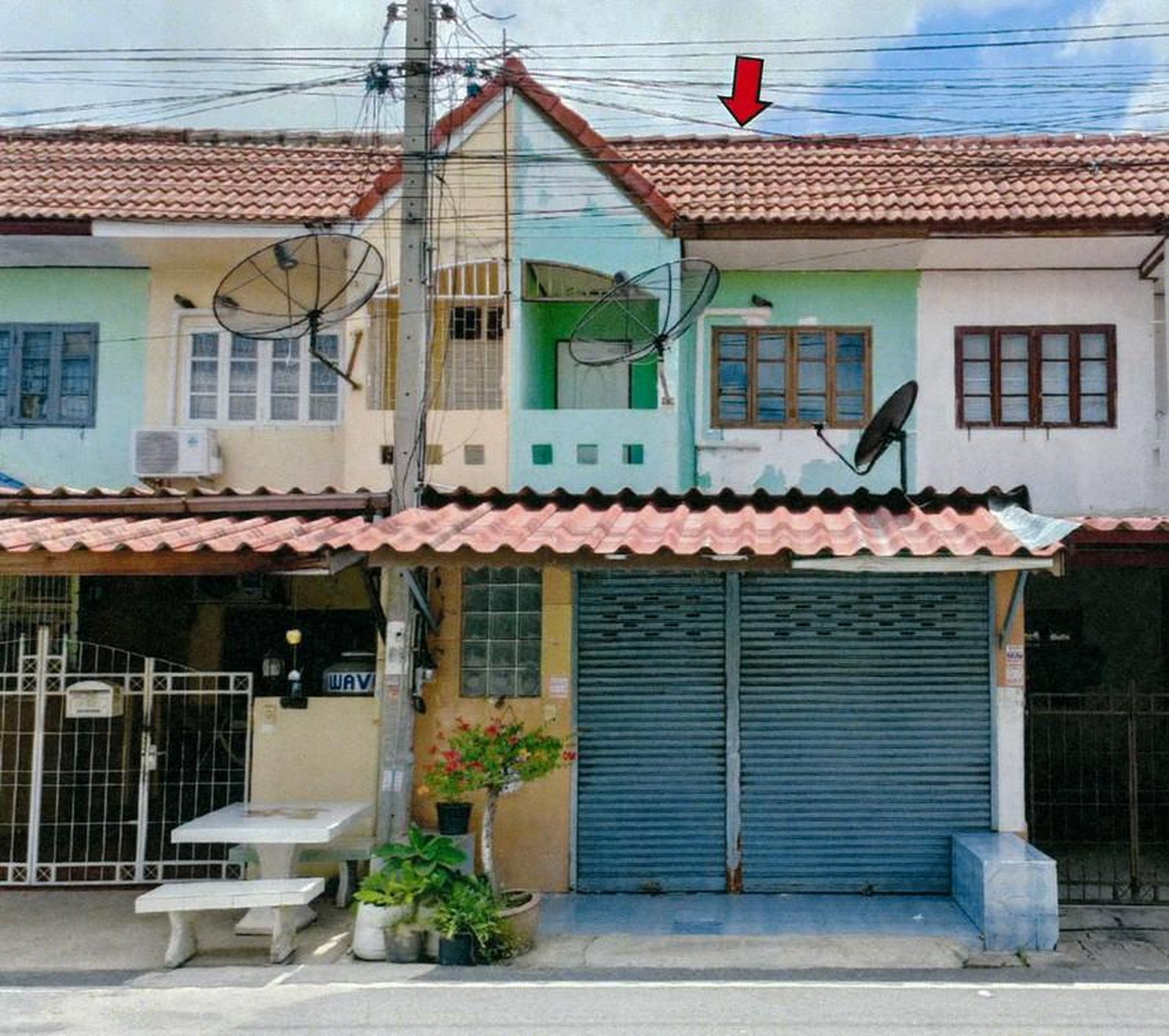 ทรัพย์สถาบันโดย ธอส. ทาวน์เฮาส์  ไทรน้อย นนทบุรี