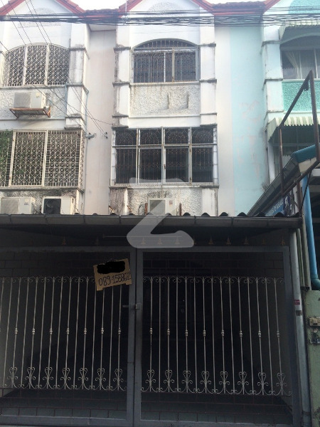 บริเวณหน้าบ้าน