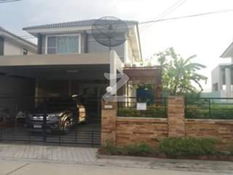 บริเวณหน้าบ้าน