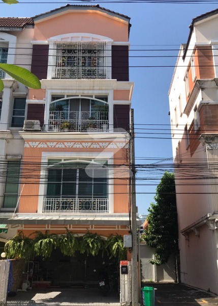 ขายโฮมออฟฟิศติด MRT ลาดพร้าว บ้านกลางเมือง แยกรัชดา-ลาดพร้าว (Baan Klang Muang Ratchada-Ladprao) : เจ้าของขายเอง (งดรับนายหน้า)
