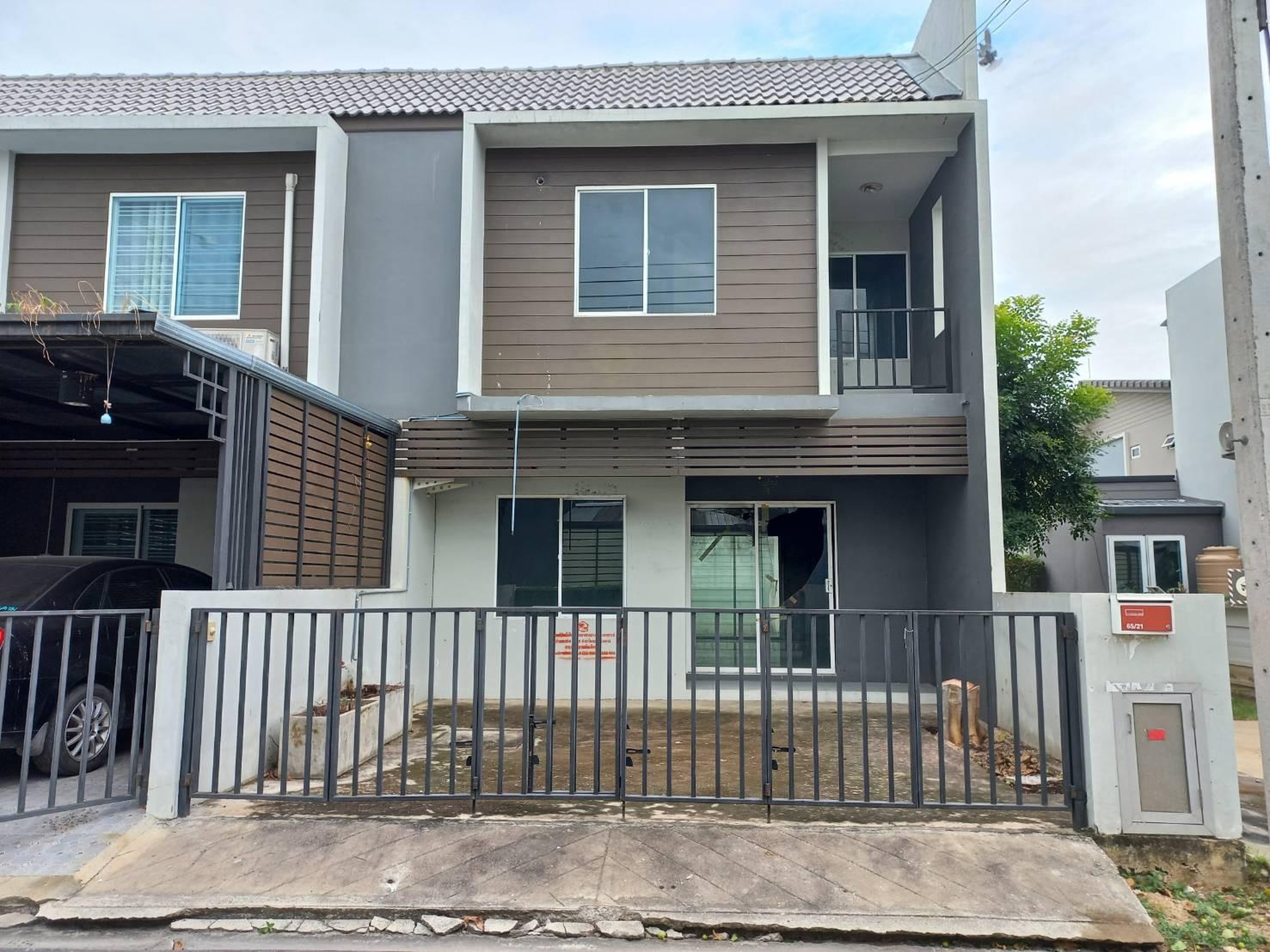 ทรัพย์สถาบันโดย GHB ทาวน์เฮาส์ หมู่บ้าน: อารียาเดอะคัลเลอร์พรีเมียม 2
