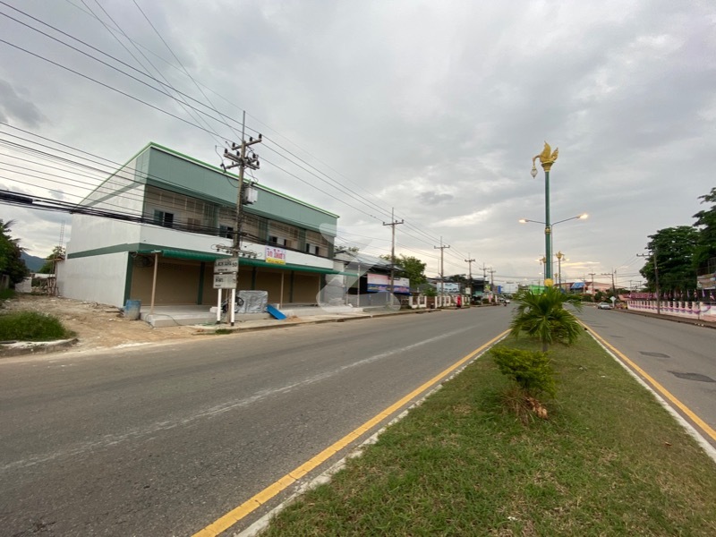 ให้เช่าตึกแถว-อาคารพาณิชย์  ถนนชมฐีระเวช : เจ้าของให้เช่าเอง (งดรับนายหน้า)