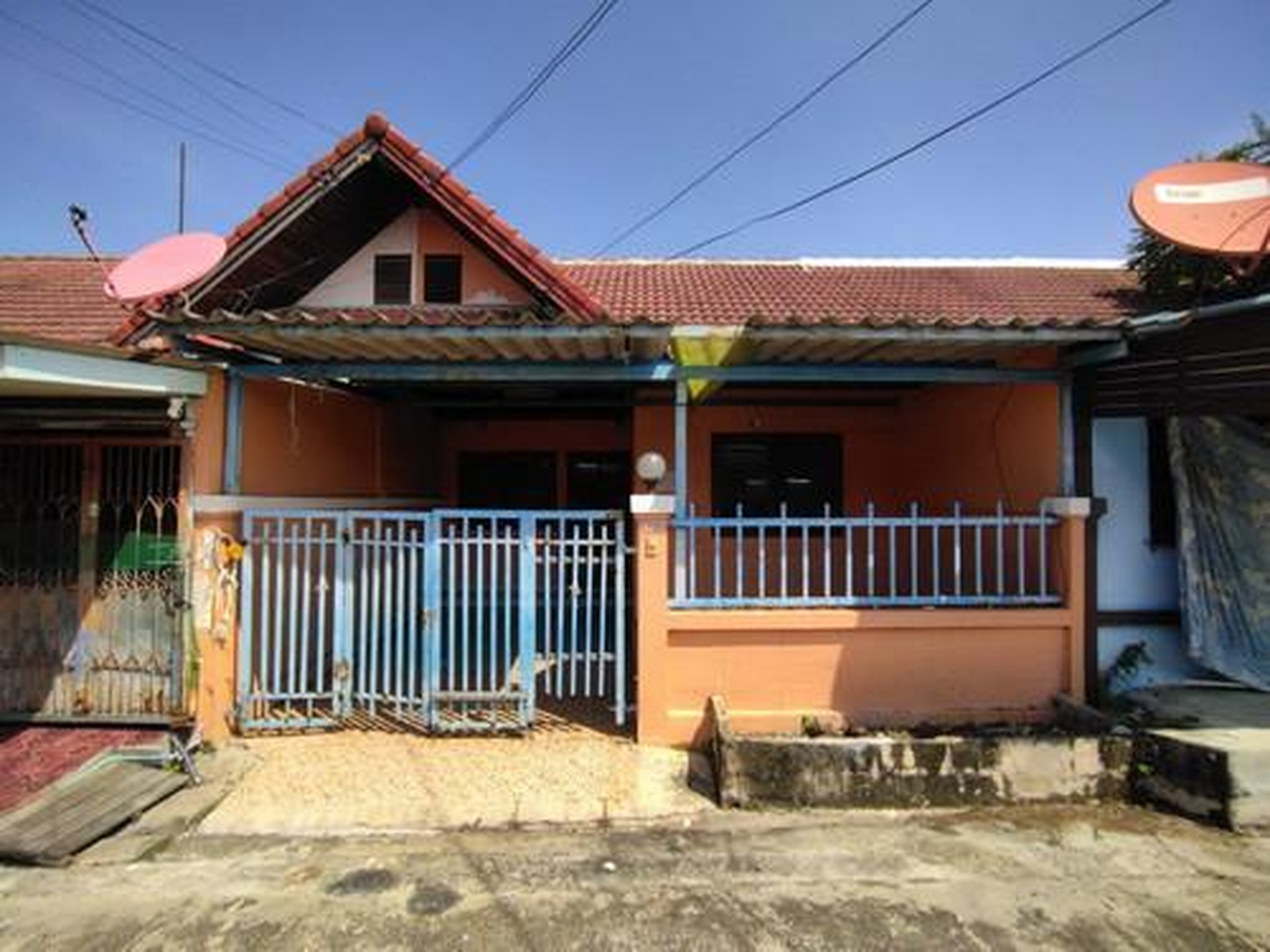 ทรัพย์สถาบันโดย ธอส ทาวน์เฮาส์ ม.อุบลชาติ