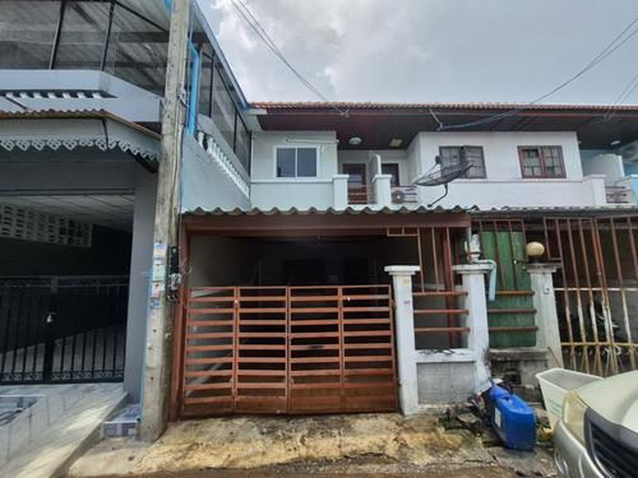 ทรัพย์สถาบันโดย ธอส ทาวน์เฮาส์ ม.ฉัตรไพลิน