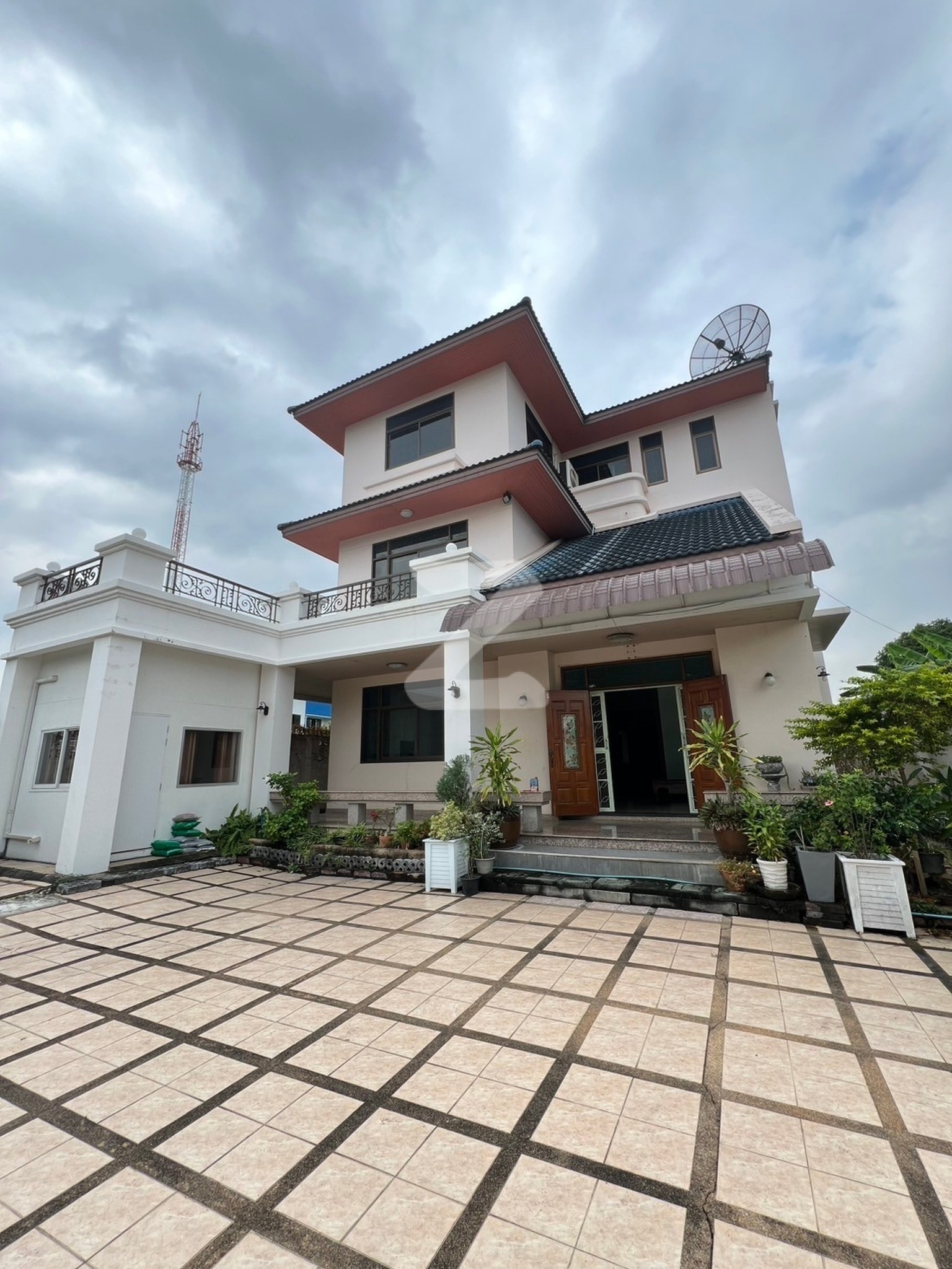 เช่า/ขาย บ้านเดี่ยว ลาดพร้าว 93 ใกล้รถไฟฟ้ามหาดไท หลังใหญ่ ขายเท่าทุน (เจ้าของขายเอง) : เจ้าของขายเอง