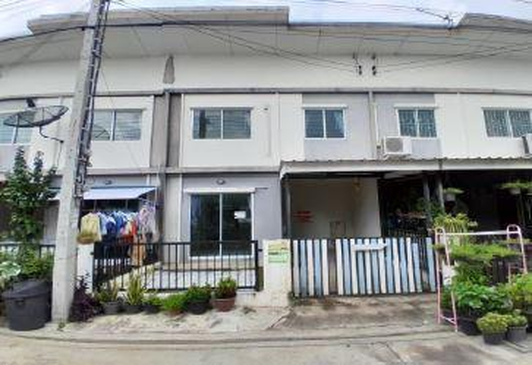 ทรัพย์สถาบันโดย GHB ทาวน์เฮาส์ บางบัวทอง นนทบุรี