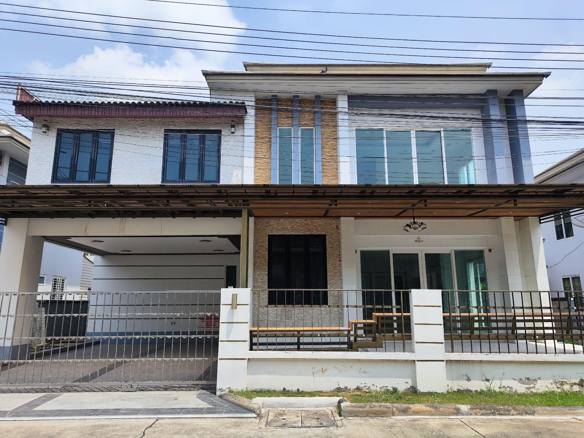 ทรัพย์สถาบันโดย GHB บ้านเดี่ยว ซื่อตรง พรีเมี่ยม บางบัวทอง-340 (Suetrong Premium Bangbuatong-340)