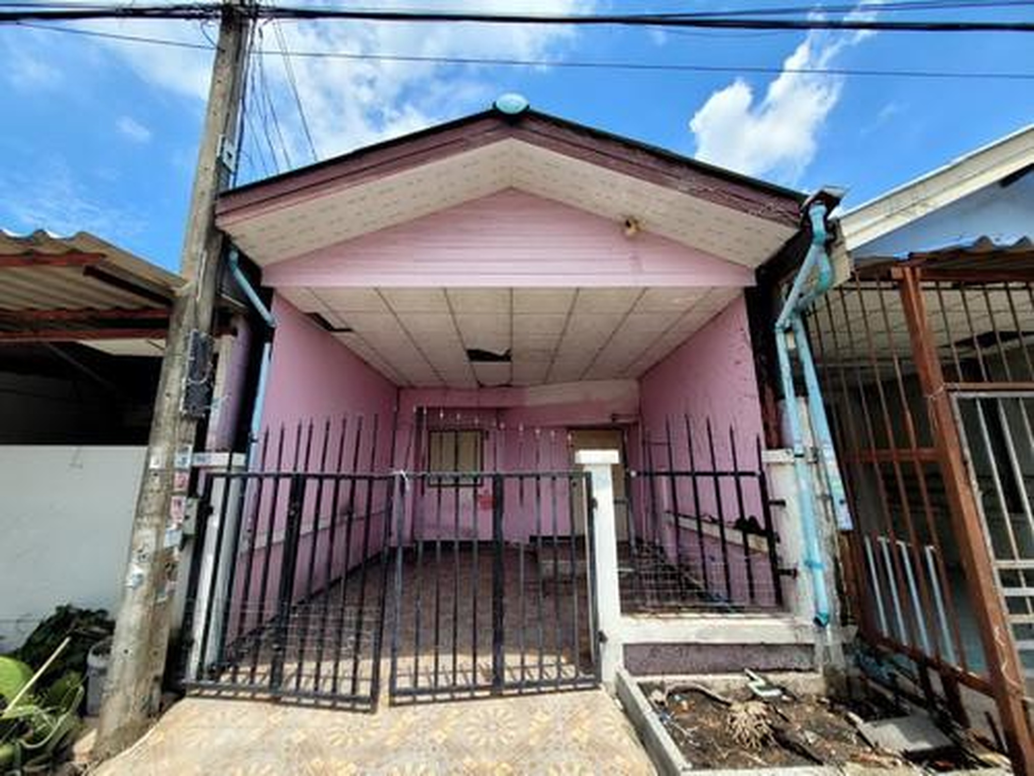 ทรัพย์สถาบันโดย GHB ทาวน์เฮาส์ ธัญบุรี ปทุมธานี
