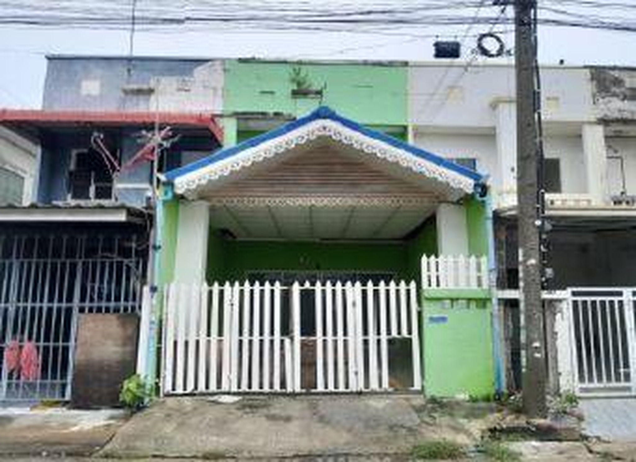ทรัพย์สถาบันโดย GHB ทาวน์เฮาส์  บางบัวทอง นนทบุรี