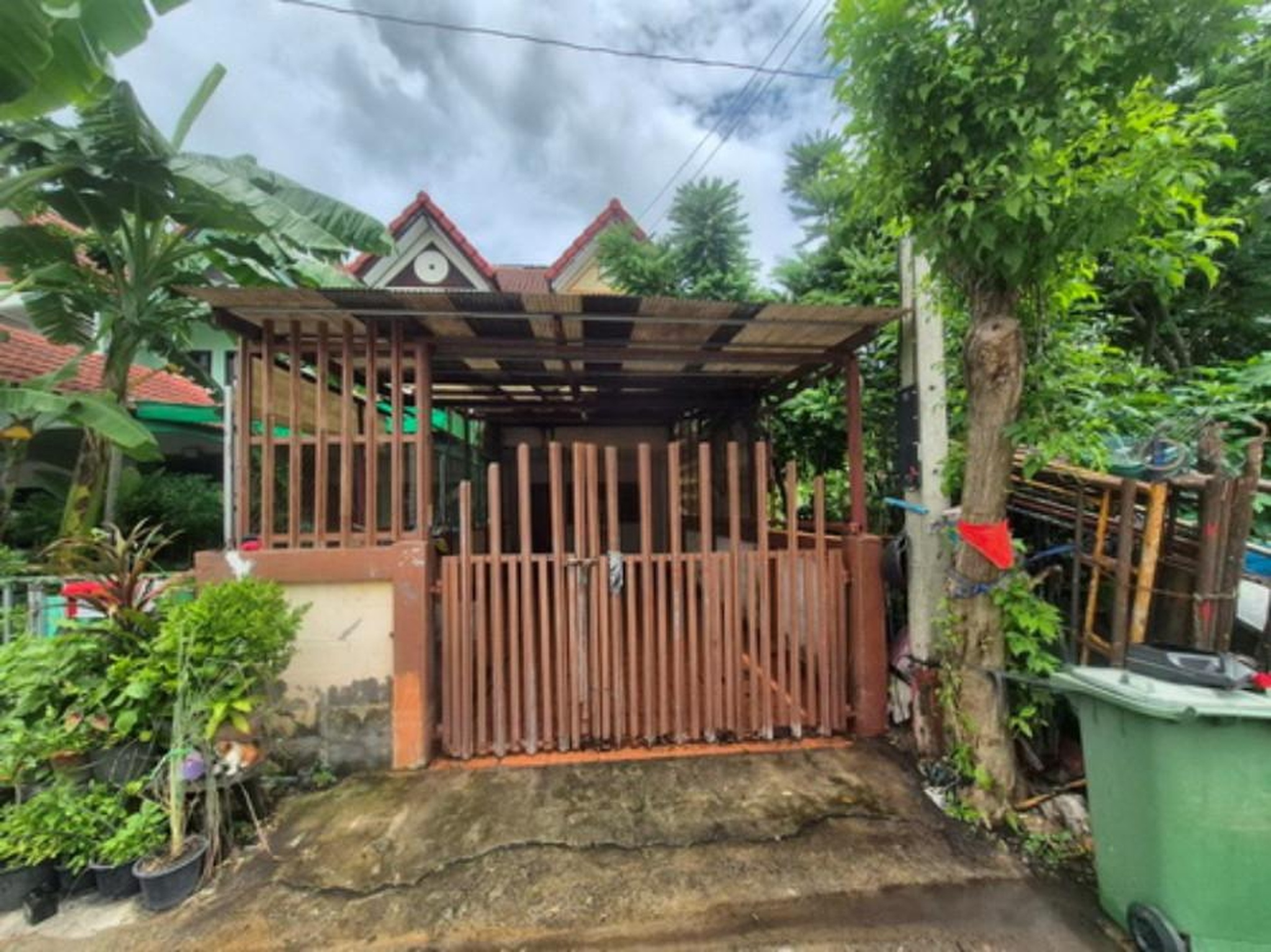 ทรัพย์สถาบันโดย GHB ทาวน์เฮาส์ เจริญลาภ 3 (Baan Charoenlap 3)