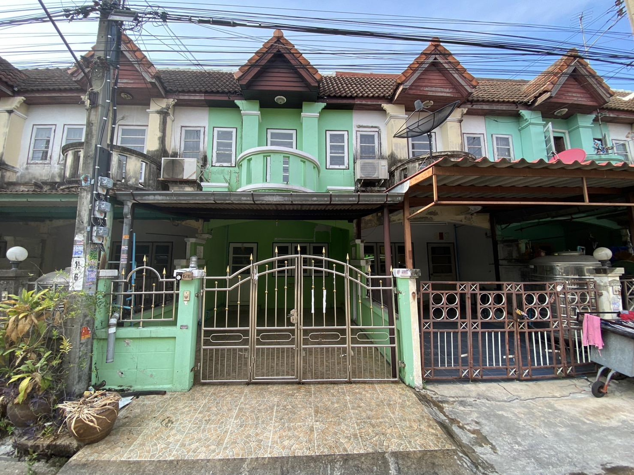 ทรัพย์สถาบันโดย GHB ทาวน์เฮาส์ หนองแขม กรุงเทพมหานคร