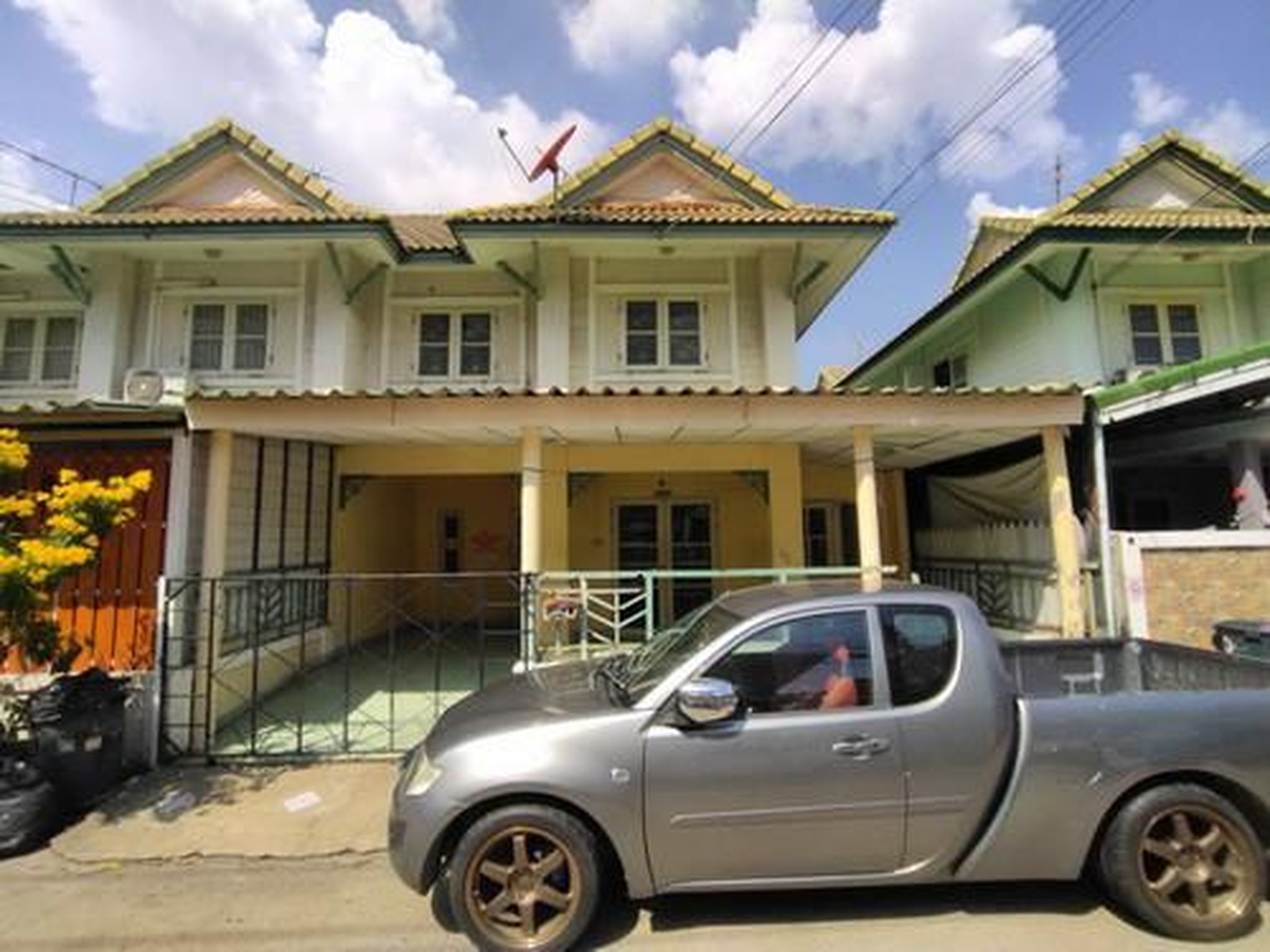 ทรัพย์สถาบันโดย GHB ทาวน์เฮาส์  คลองหลวง ปทุมธานี