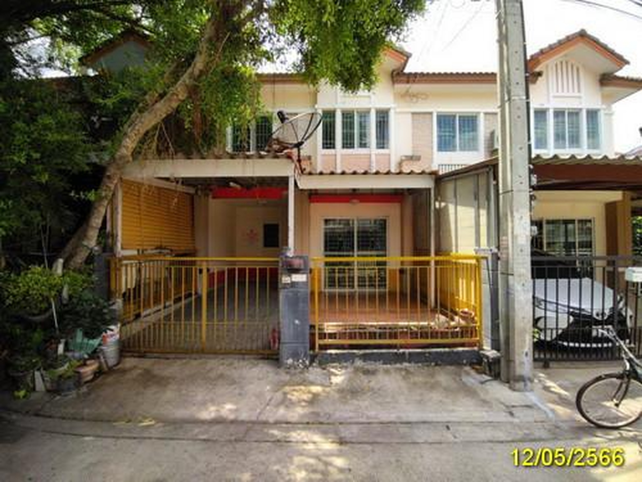ทรัพย์สถาบันโดย GHB ทาวน์เฮาส์  บางกรวย นนทบุรี