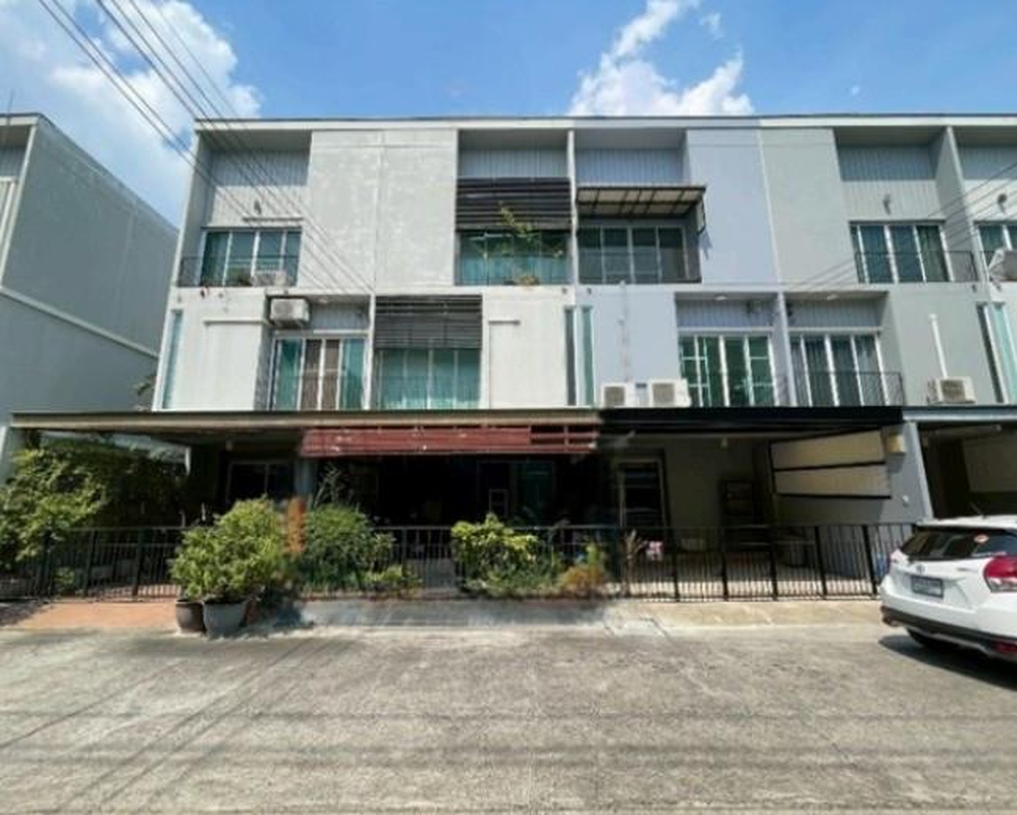 ทรัพย์สถาบันโดย GHB ทาวน์เฮาส์ พาทิโอ พระราม 2 ซอย 33 (Patio Rama ll Soi 33)